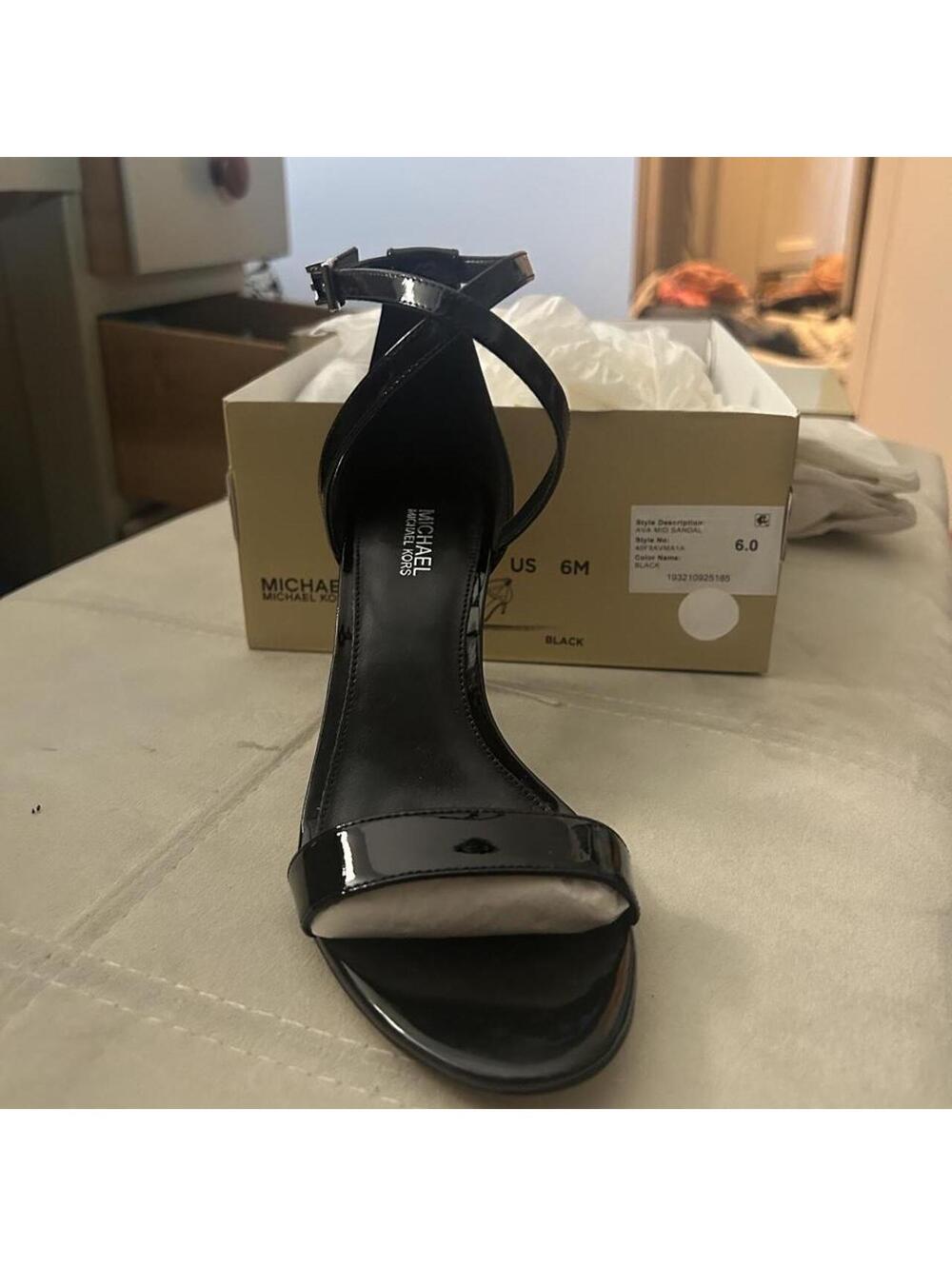 Michael Michael Khors Ava Mid 3” heel Sandal Black Patent Leather size 6.